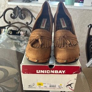 UNIONBAY Women's Brown Tassel Nicolette Loafers